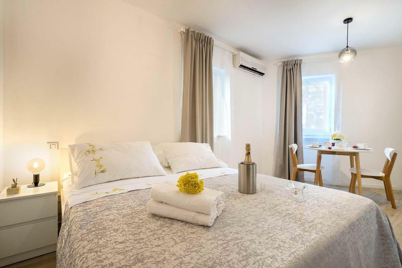 Studio Apartments Petar In Old Part Of Town Split Exterior foto